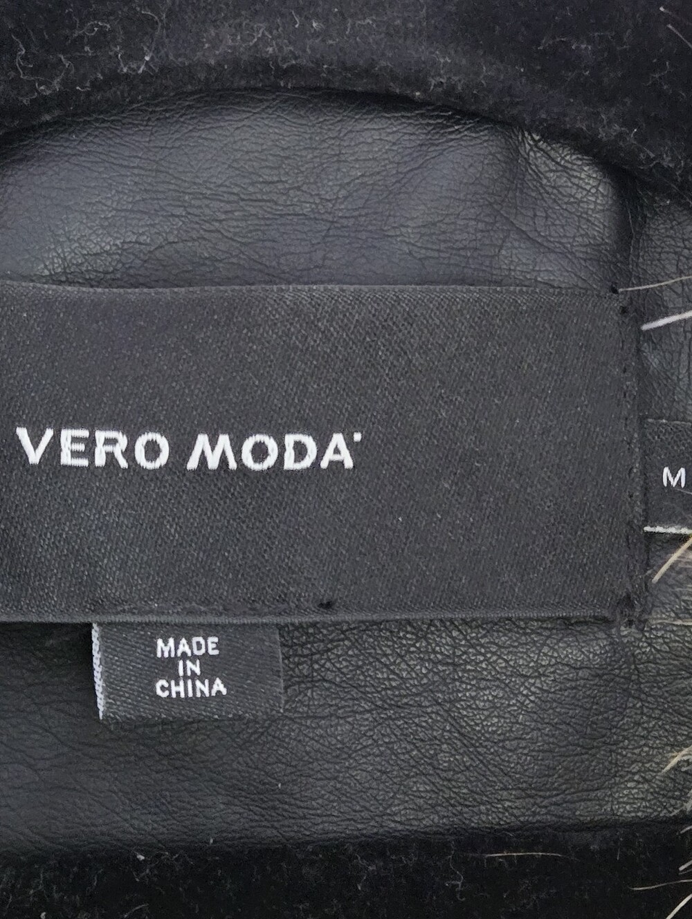 Vero Moda Color Block Short Faux Fur Medium Jacket - Picture 3 of 10